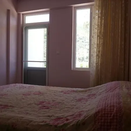 Cemre Aparts Apartment